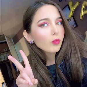 Meet your Posher, Maddie